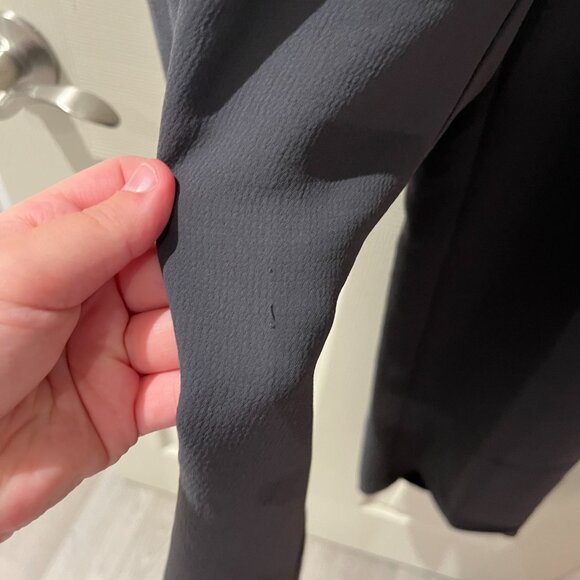 Effortless grey pants Aritzia size 4 - Picture 2 of 3
